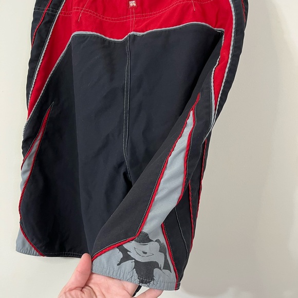 Tony Hawk Gray Red Detail Board Shorts - Picture 8 of 8